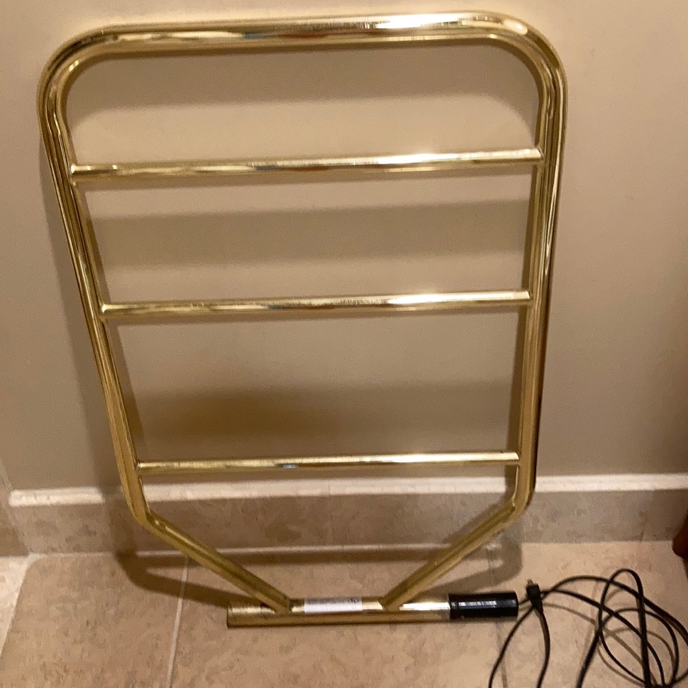 Heated towel rack